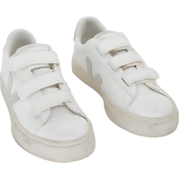 Veja Shoes - Stylish Veja Women's Recife Sneakers with Logo - Size 8 EU 39